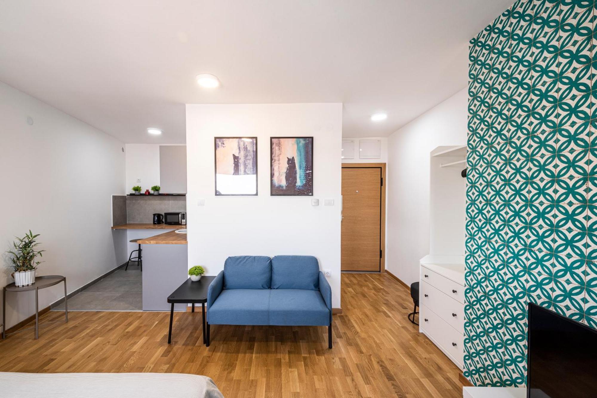 Апартамент Modern Bright Studio-free Private Parking-fast Wi-fi Нови Сад